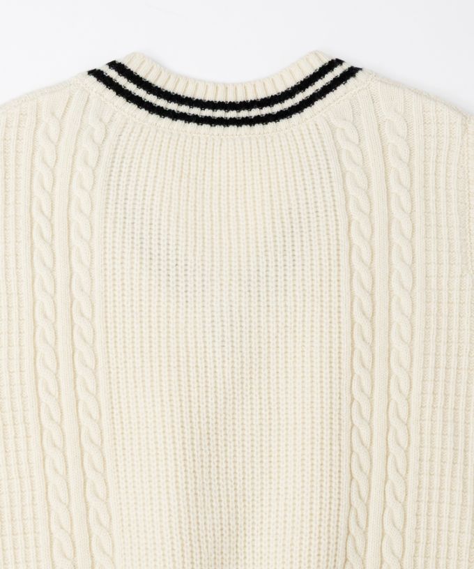 ジョエルベスト　ラインの入ったケーブルニットベスト