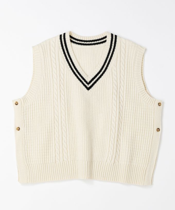 ジョエルベスト　ラインの入ったケーブルニットベスト