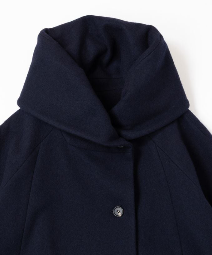 ジャンヌコート　圧縮ウール素材フード付きショートコート