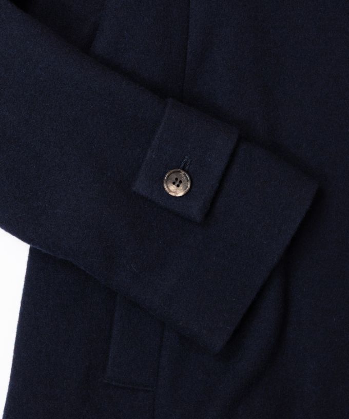 ジャンヌコート　圧縮ウール素材フード付きショートコート