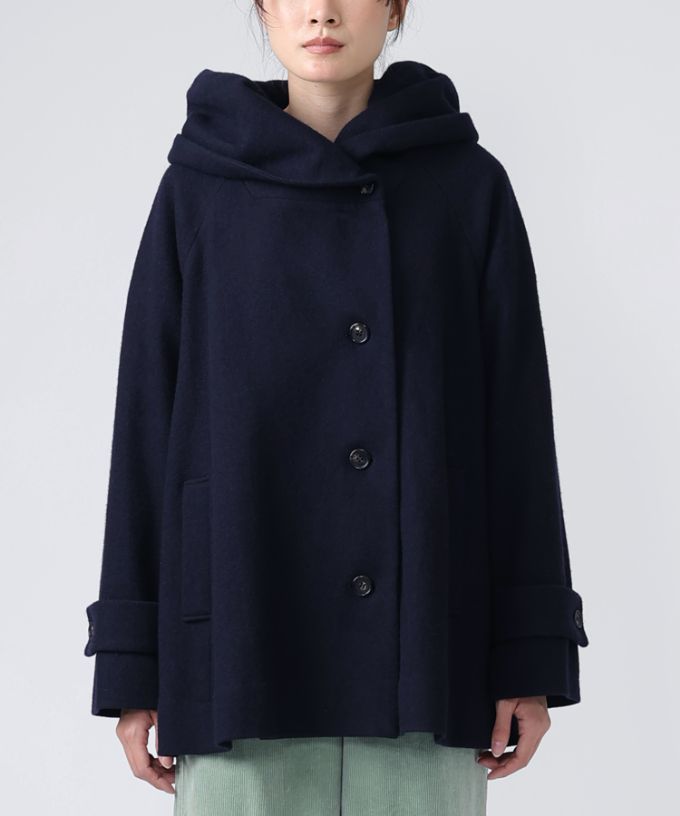 ジャンヌコート　圧縮ウール素材フード付きショートコート