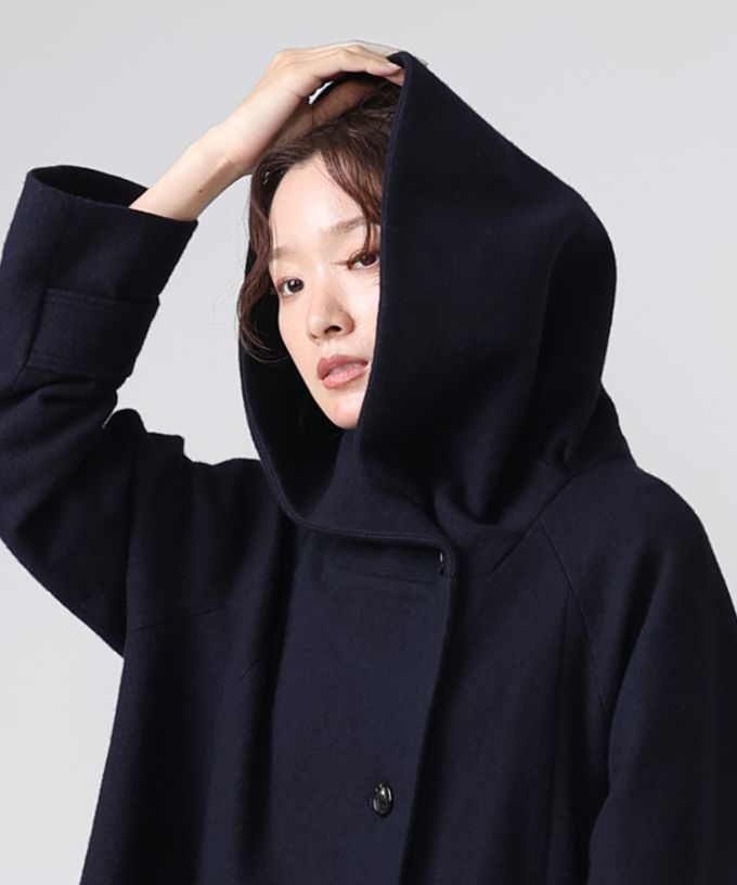 ジャンヌコート　圧縮ウール素材フード付きショートコート