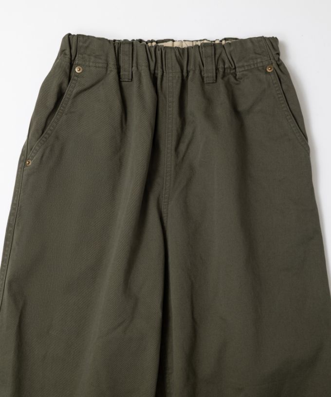 ベルパンツ・E　コットンチノ素材のワイドパンツ　