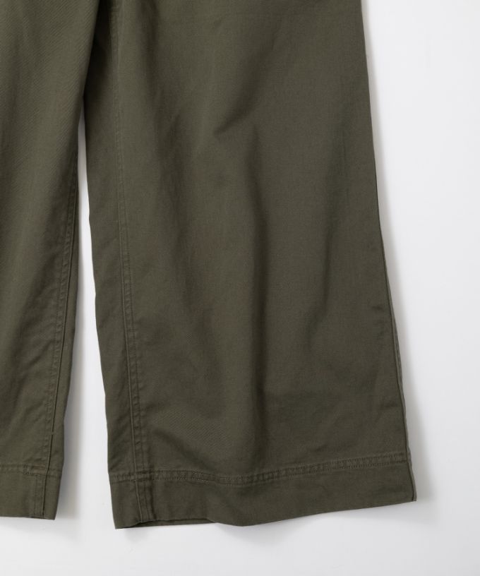 ベルパンツ・E　コットンチノ素材のワイドパンツ　