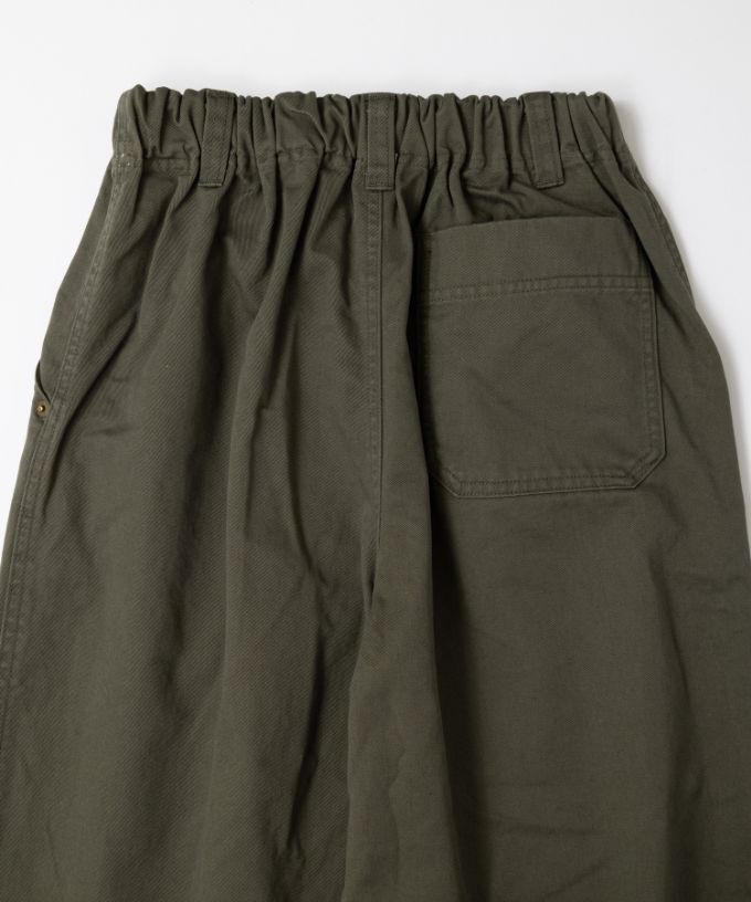 ベルパンツ・E　コットンチノ素材のワイドパンツ　