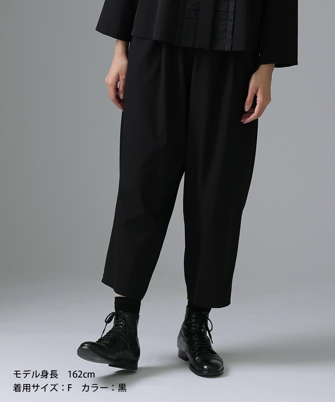 バスコ マオパンツ 紺色生地にグレー、黒生地 ワンポイント 綿麻 29700円 バスコ マオパンツ 紺色生地にグレー、黒生地 ワンポイント 綿麻 29700円