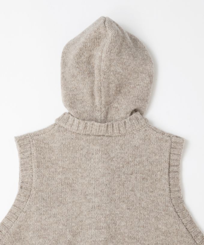 ポリーベスト　ノンミュールジングウールのフード付きベスト