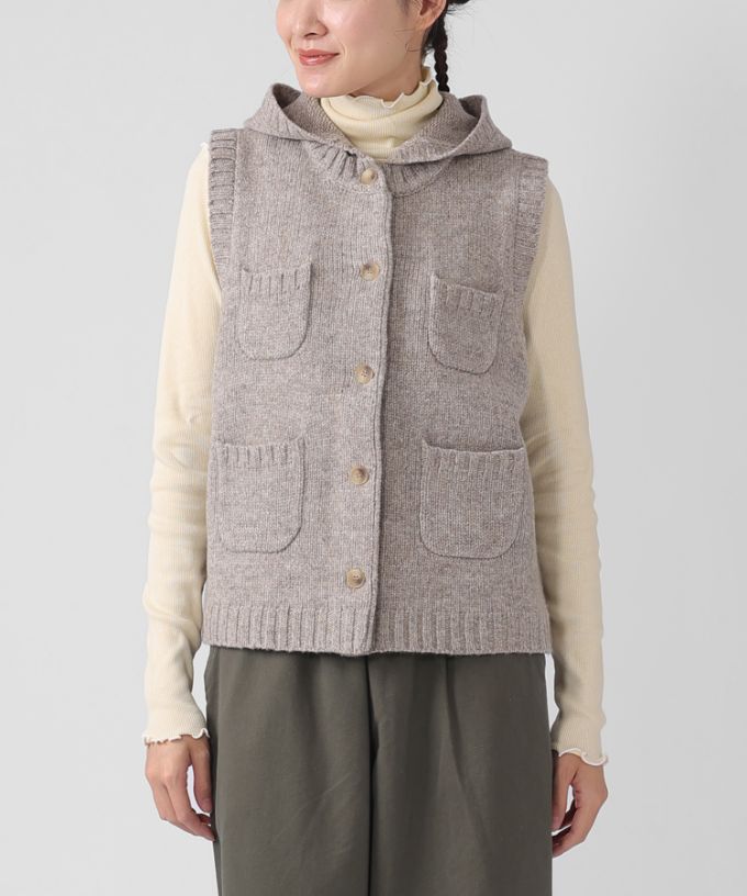 ポリーベスト　ノンミュールジングウールのフード付きベスト