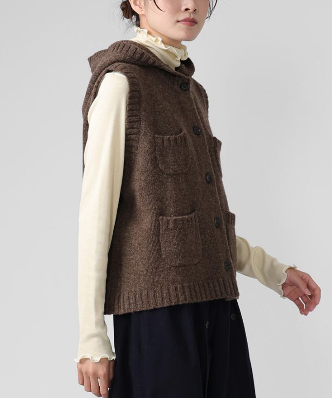ポリーベスト　ノンミュールジングウールのフード付きベスト