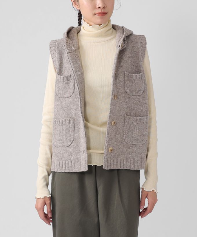 ポリーベスト　ノンミュールジングウールのフード付きベスト