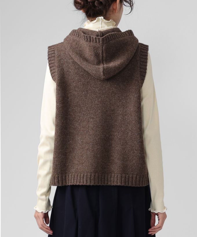 ポリーベスト　ノンミュールジングウールのフード付きベスト