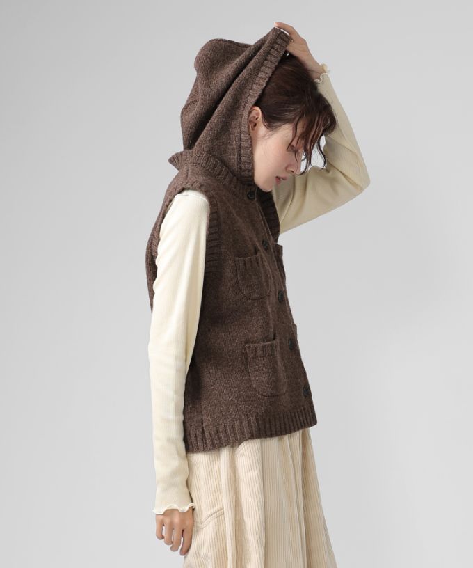 ポリーベスト　ノンミュールジングウールのフード付きベスト