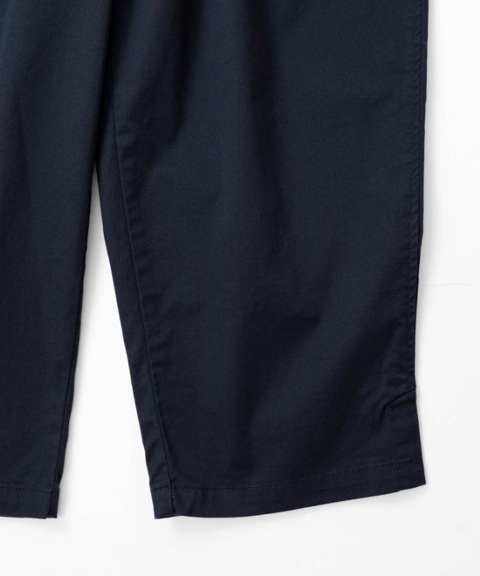 アノアパンツ・B　コットンストレッチの裾スリットパンツ　