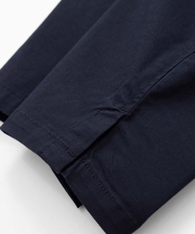 アノアパンツ・B　コットンストレッチの裾スリットパンツ　