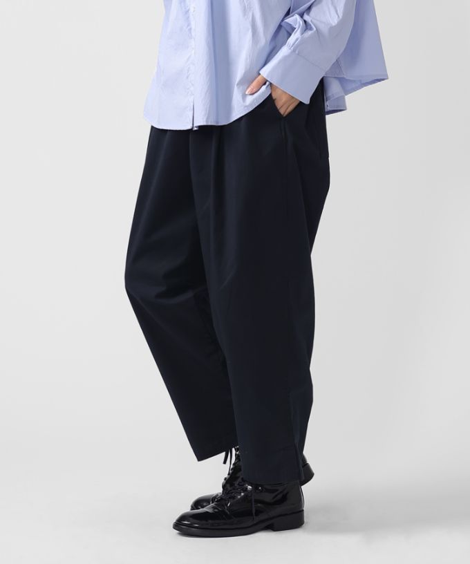 アノアパンツ・B　コットンストレッチの裾スリットパンツ　