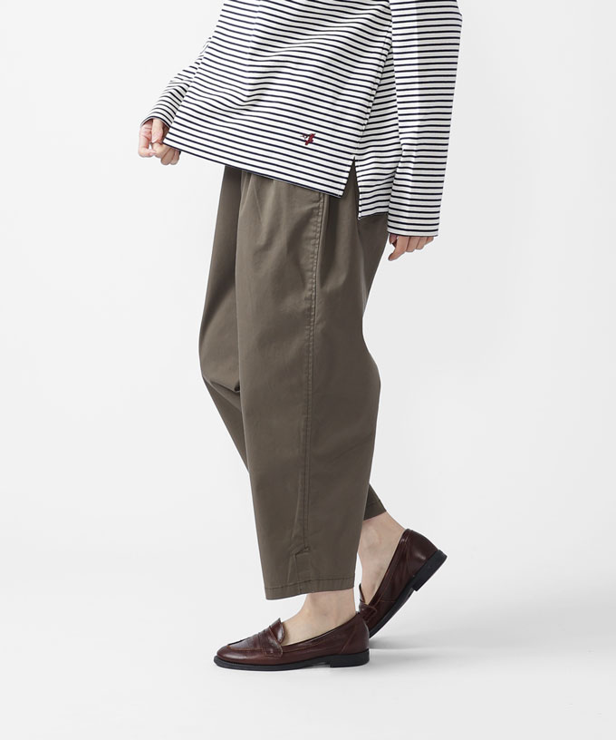 アノアパンツ・B　コットンストレッチの裾スリットパンツ　