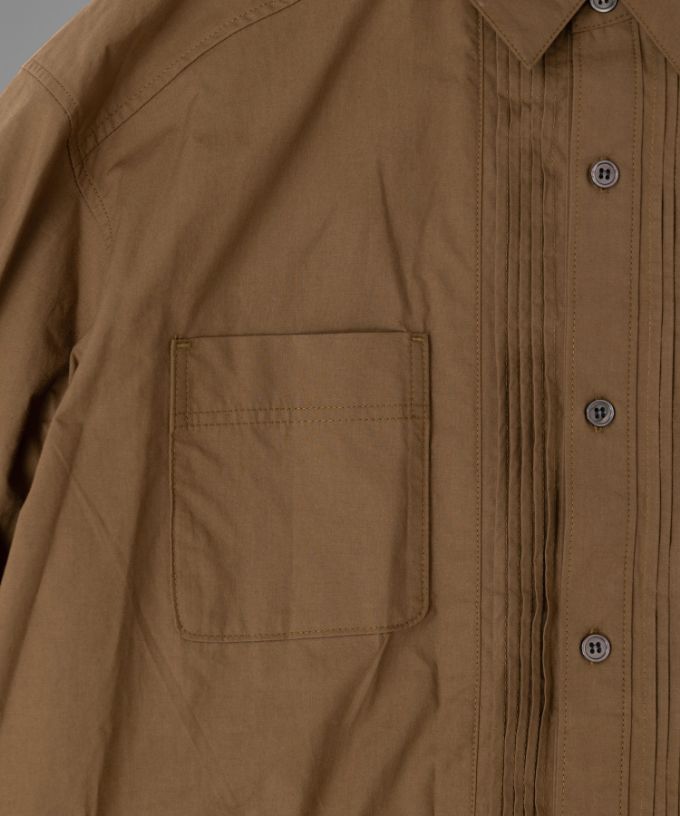 ピート・C [haddow] フロントタックのタイプライターコットンシャツ