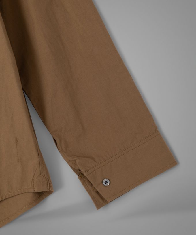 ピート・C [haddow] フロントタックのタイプライターコットンシャツ