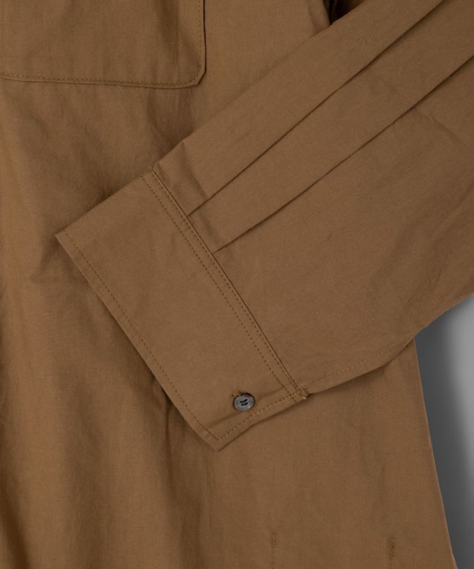 ピート・C [haddow] フロントタックのタイプライターコットンシャツ