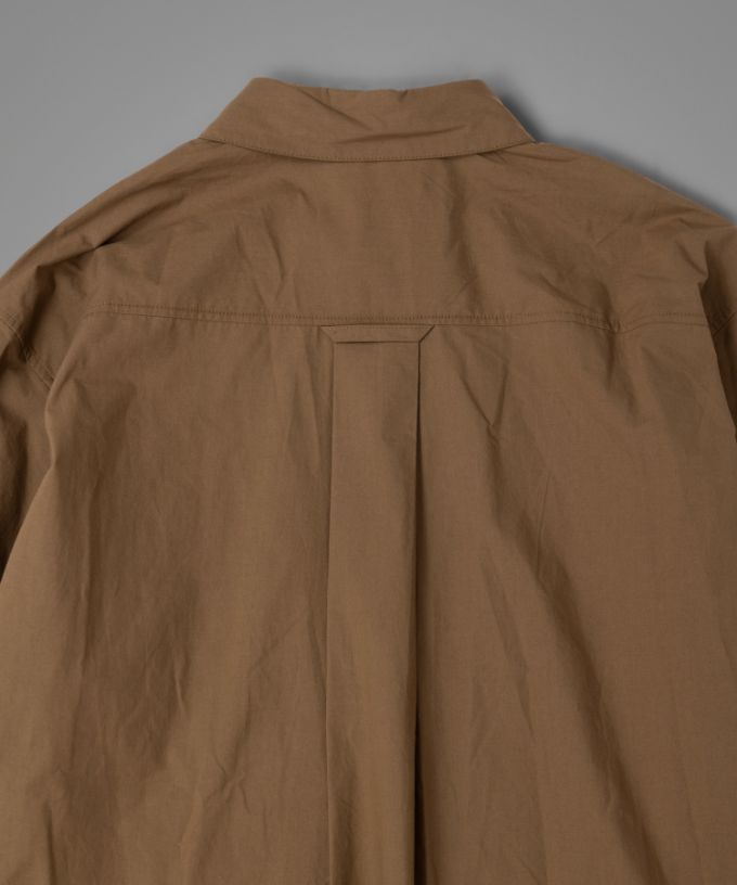 ピート・C [haddow] フロントタックのタイプライターコットンシャツ