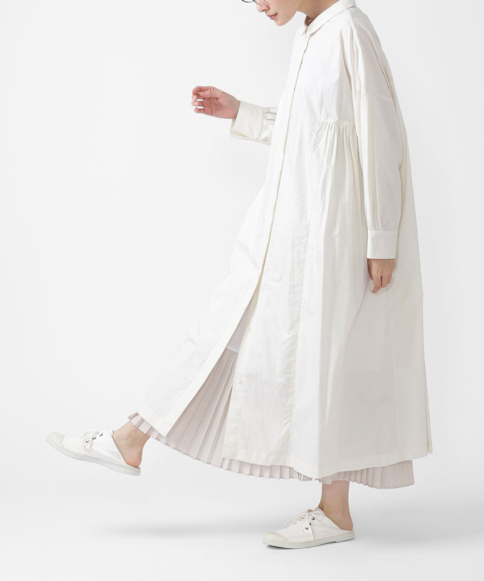 コナスカートロング　定番人気の裾プリーツのロングタイプのペチスカート