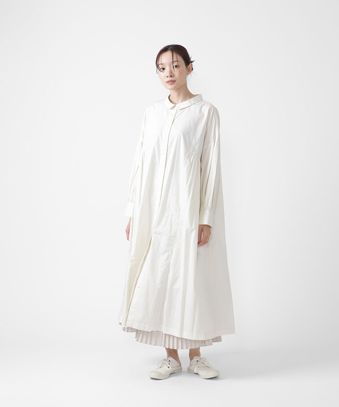 コナスカートロング　定番人気の裾プリーツのロングタイプのペチスカート