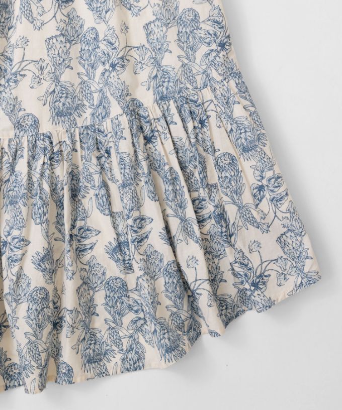 アイデンスカート・グレージュ　フラワープリントのピンタックスカート