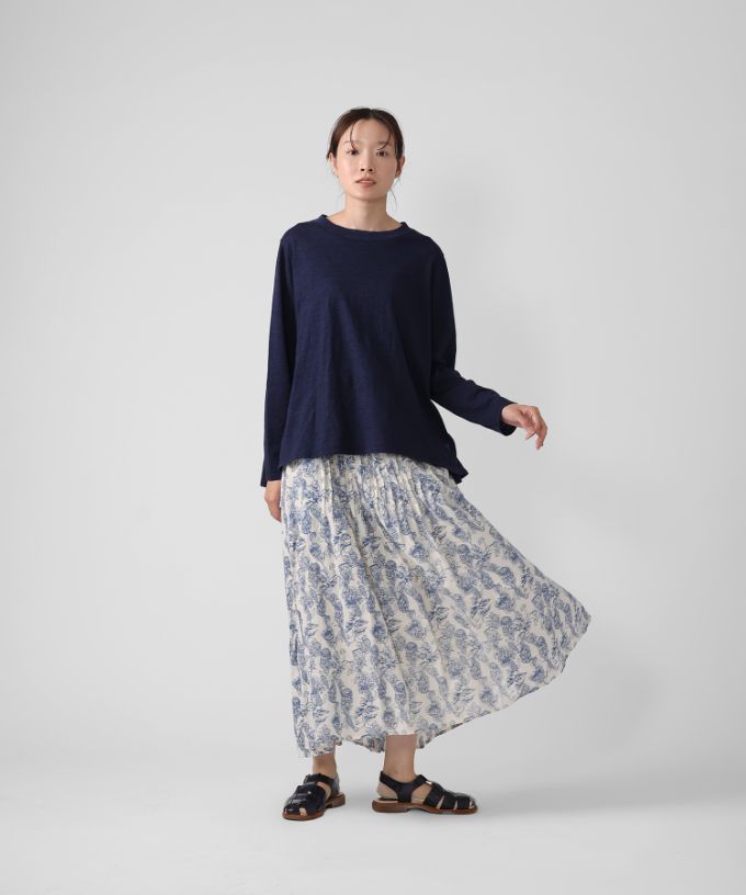アイデンスカート・グレージュ　フラワープリントのピンタックスカート