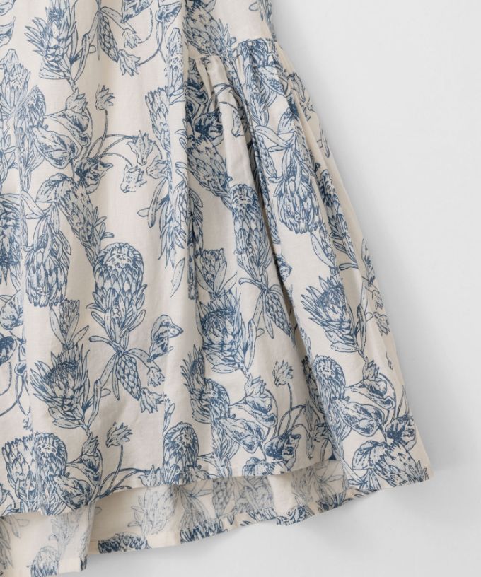 アイデンスカート・グレージュ　フラワープリントのピンタックスカート