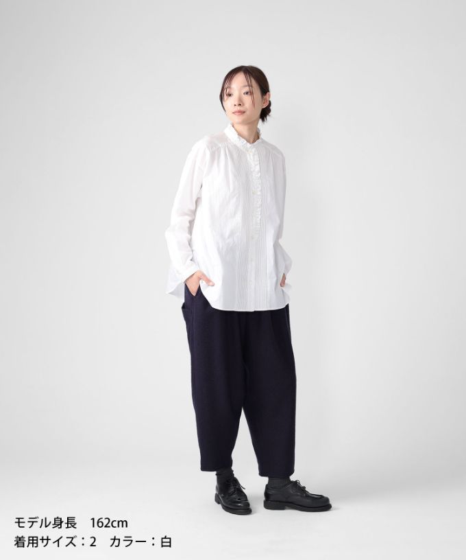 アストブラウス・B　綿ブロード素材のフリル襟ブラウス