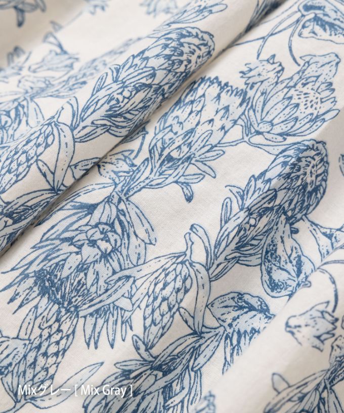 ロリードレス・グレージュ  フラワープリントのドロップショルダーワンピース