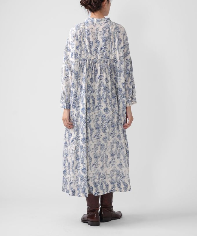 ロリードレス・グレージュ  フラワープリントのドロップショルダーワンピース