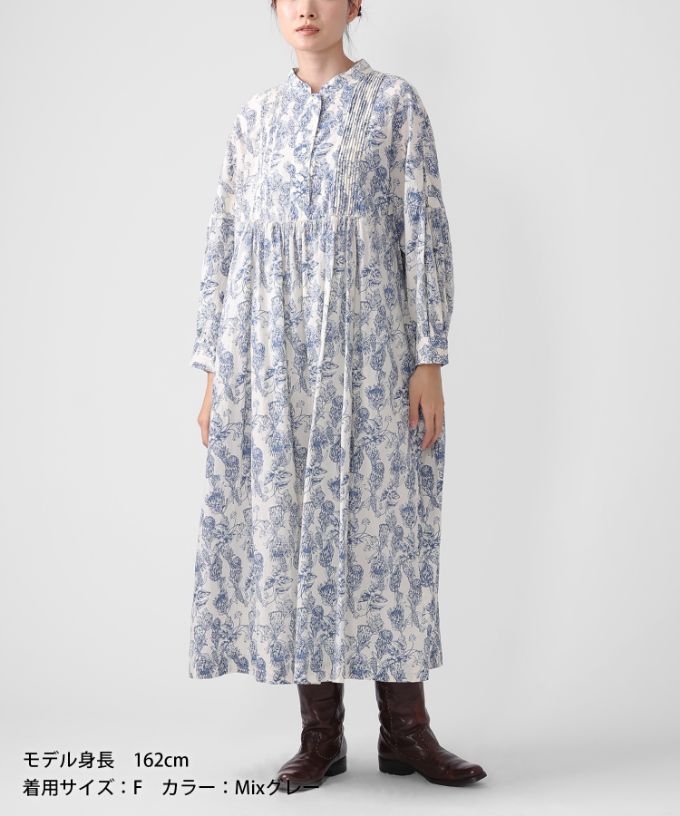 ロリードレス・グレージュ  フラワープリントのドロップショルダーワンピース