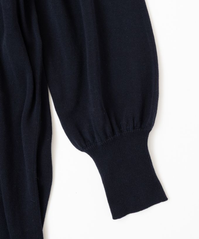 コロン　ラリエットつきの天竺ニットチュニックトップ