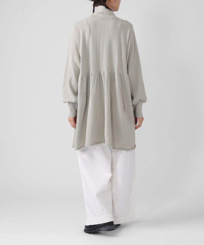 コロン　ラリエットつきの天竺ニットチュニックトップ