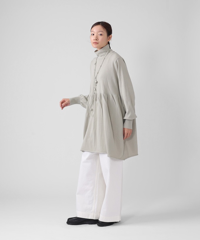 コロン　ラリエットつきの天竺ニットチュニックトップ