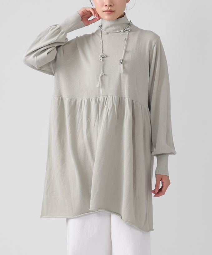 コロン　ラリエットつきの天竺ニットチュニックトップ