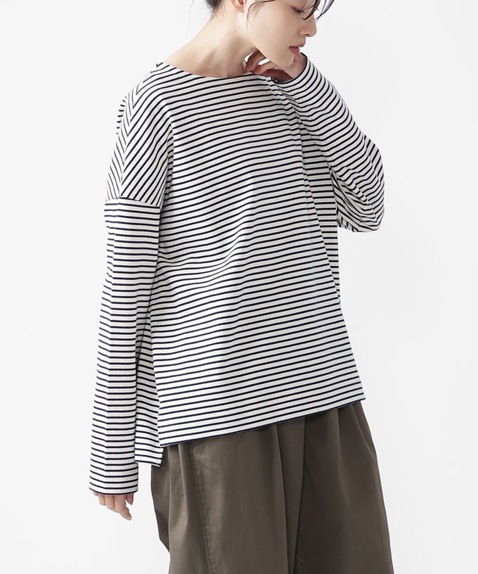サマンサトップ・Ｆ　中厚ボーダー素材を使ったシンプルなトップス