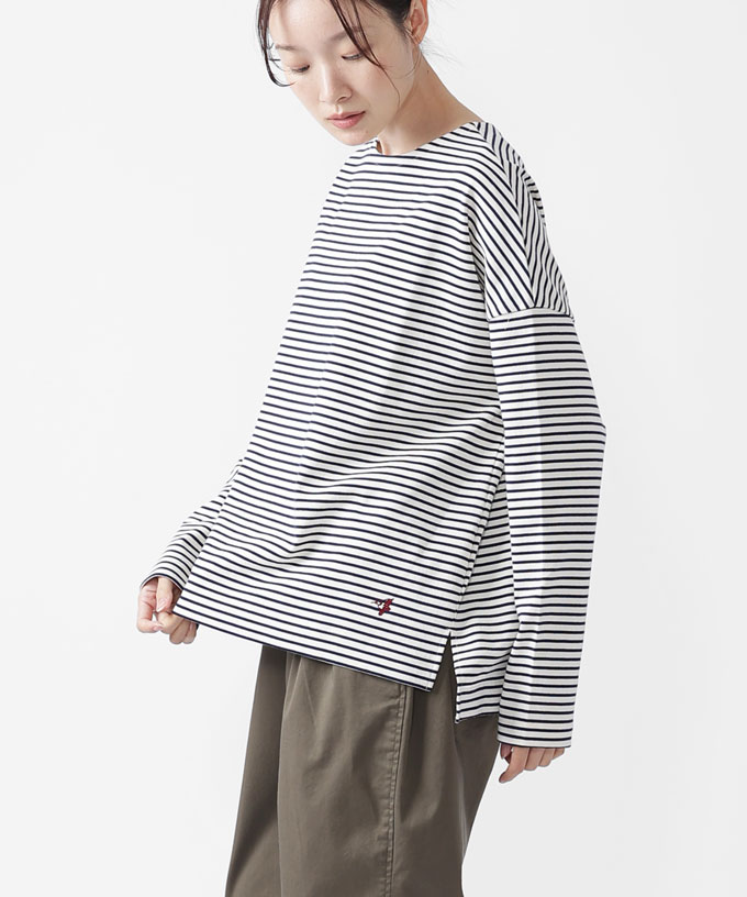 サマンサトップ・Ｆ　中厚ボーダー素材を使ったシンプルなトップス