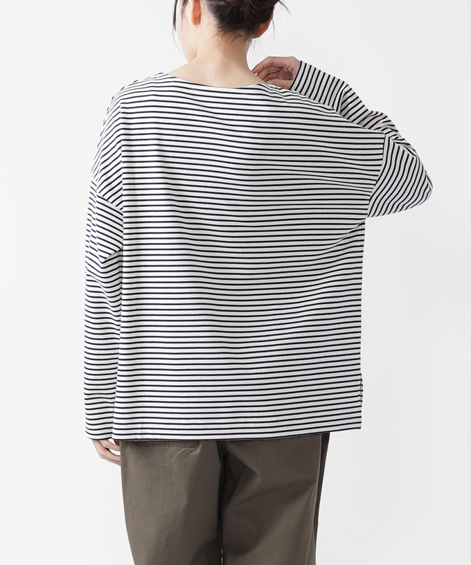 サマンサトップ・Ｆ　中厚ボーダー素材を使ったシンプルなトップス