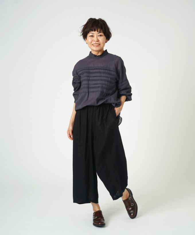 【SALE】リリアン　ランダムピンタックのハイネックブラウス