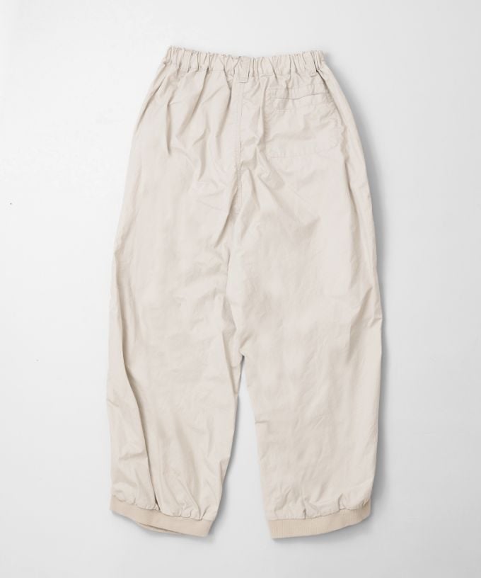 フィノパンツ　タック入り裾リブのワイドリラクシングパンツ