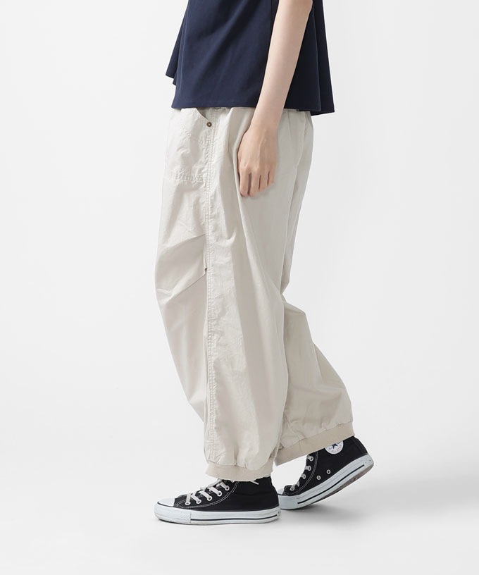 フィノパンツ　タック入り裾リブのワイドリラクシングパンツ