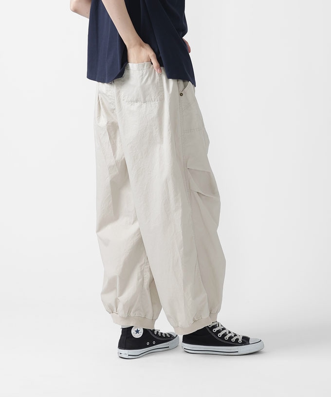 フィノパンツ　タック入り裾リブのワイドリラクシングパンツ