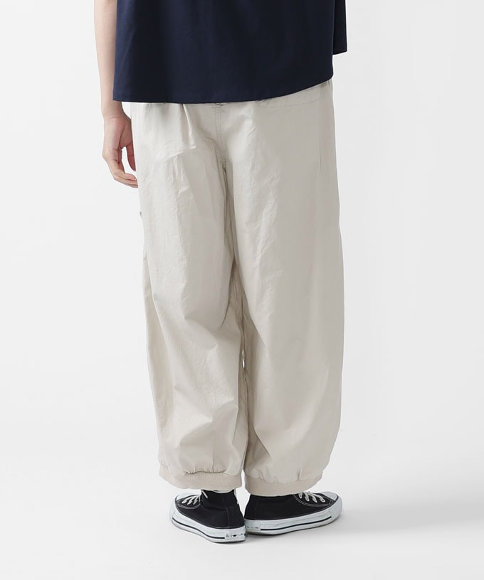 フィノパンツ　タック入り裾リブのワイドリラクシングパンツ