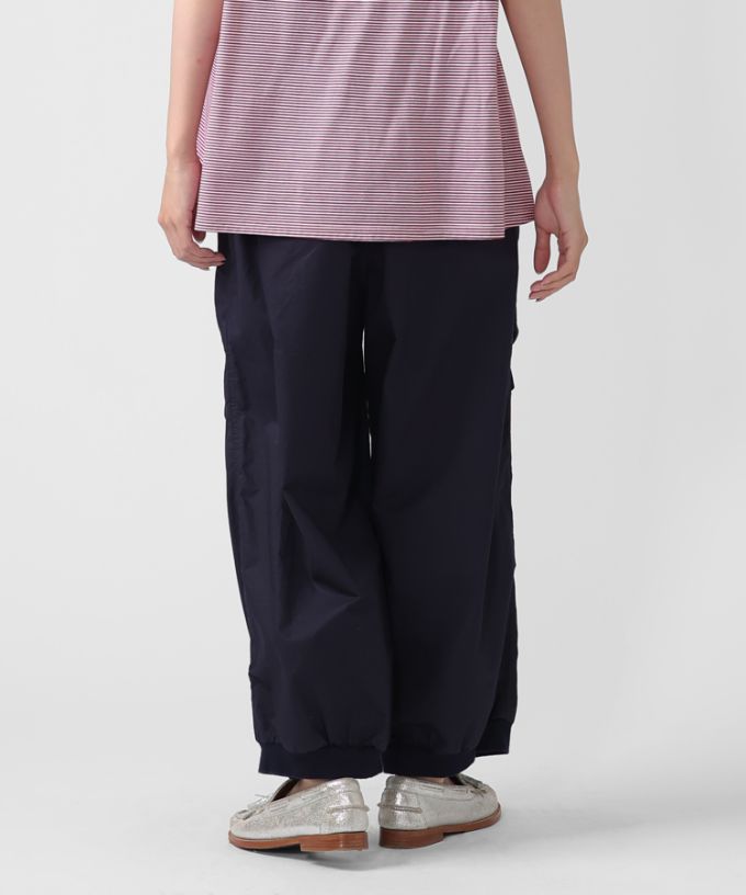 フィノパンツ　タック入り裾リブのワイドリラクシングパンツ