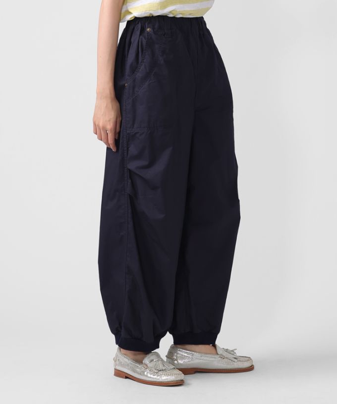 フィノパンツ　タック入り裾リブのワイドリラクシングパンツ