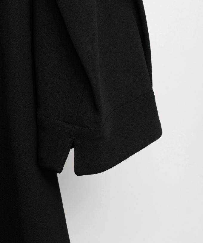 コゼット［Chronicle］コクーンシルエットのシンプルドレス