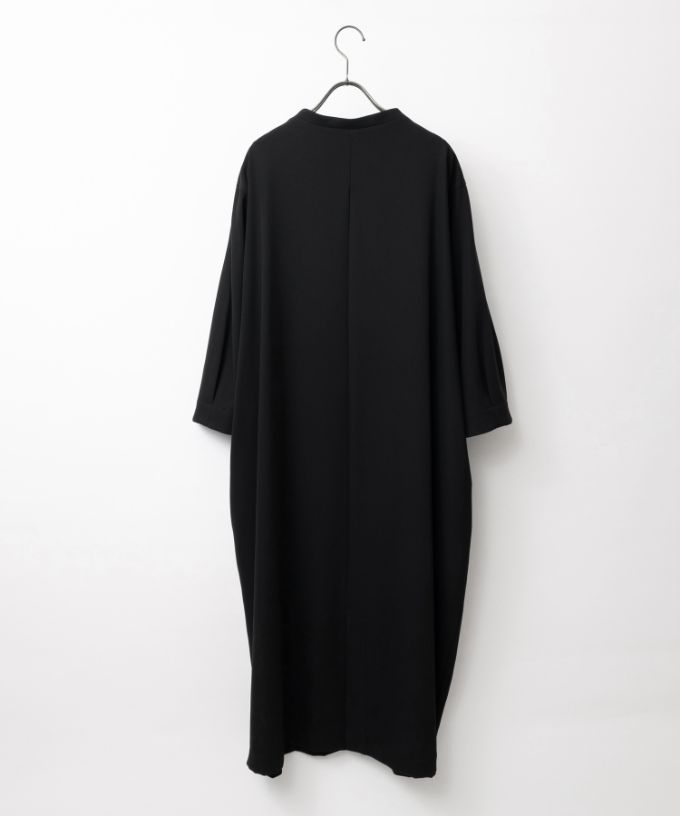 コゼット［Chronicle］コクーンシルエットのシンプルドレス