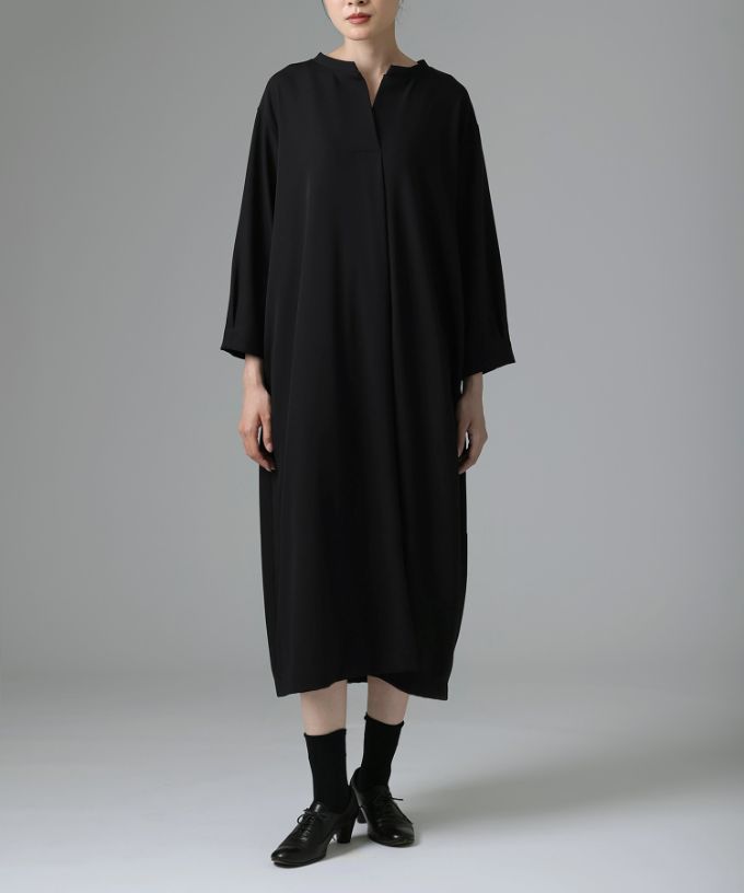 コゼット［Chronicle］コクーンシルエットのシンプルドレス